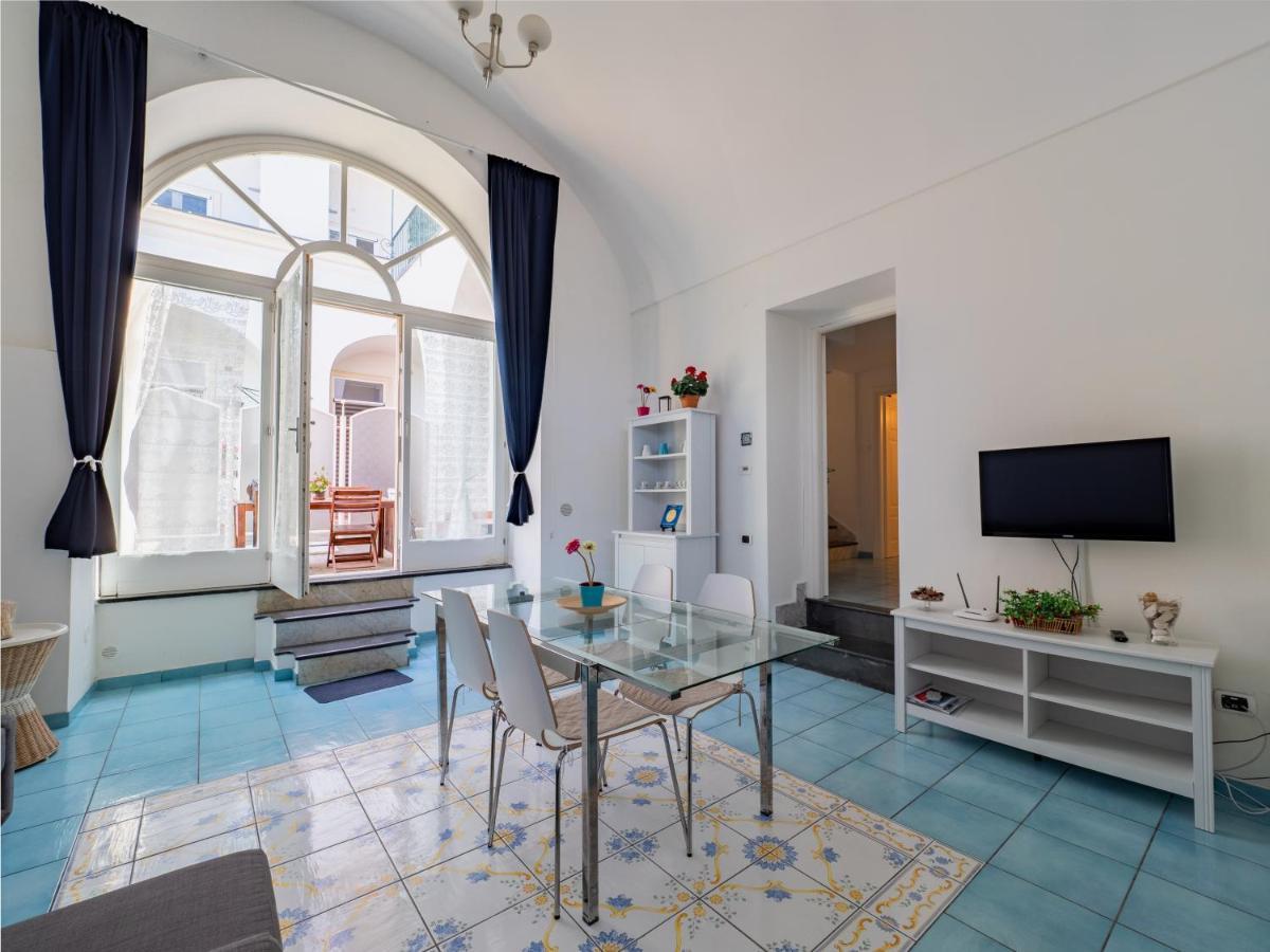 Ferienwohnung Antica Residenza La Vela Meta Exterior foto